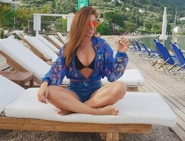 Η Μελίνα Μακρή άναψε «φωτιές» με τις καμπύλες της (φώτο)